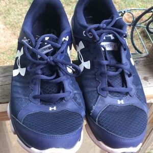 Men’s tennis shoes